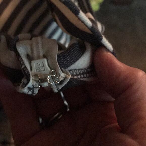 Vtg American Eagle Sz 2 Gray White Striped criss cross back cutout slvls dress - Picture 4 of 6